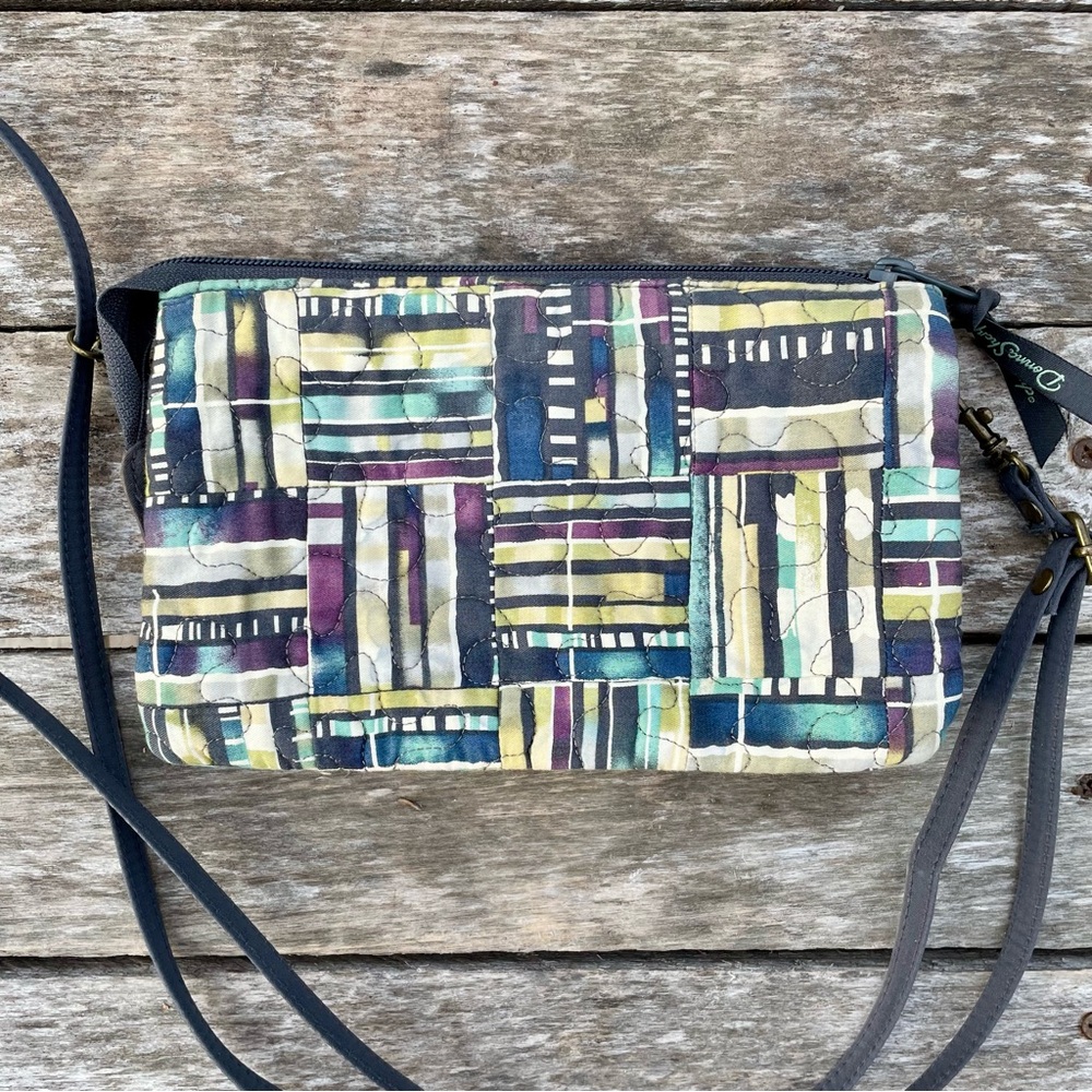 Donna Sharp Quilted Abstract Print Multi Compartm… - image 3